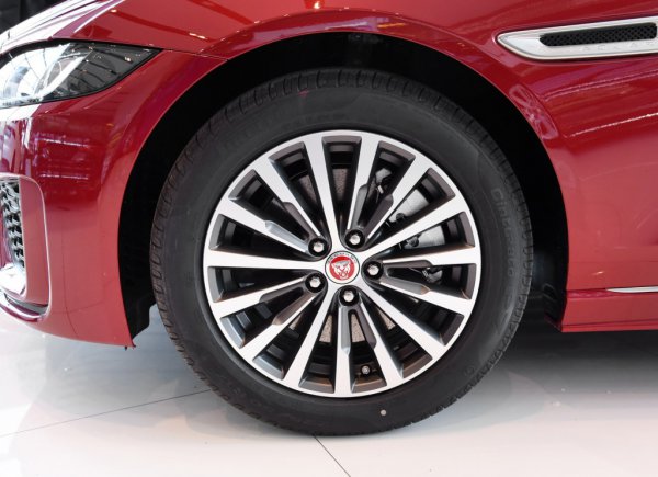 捷豹20万左右的车型