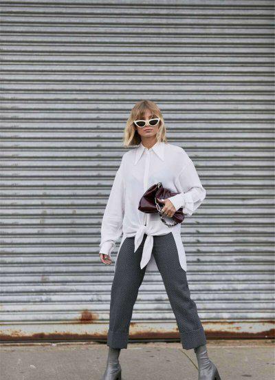 灰色裤子配什么颜色上衣好看