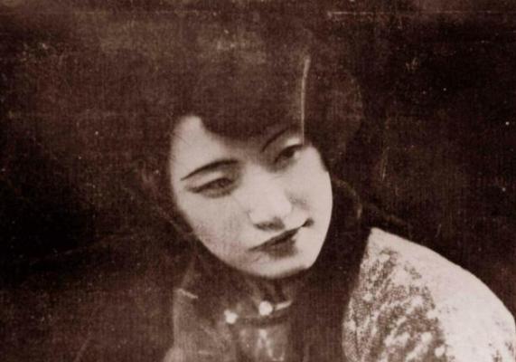 民国才女陆小曼的一生简介