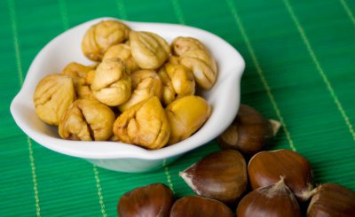 板栗可以放微波炉加热吗 在微波炉里烤板栗会爆炸吗