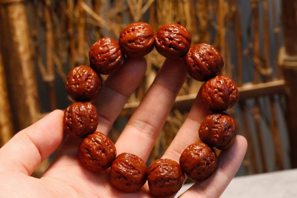 小核桃手串怎么炼成完美包浆