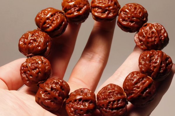 小核桃手串怎么炼成完美包浆