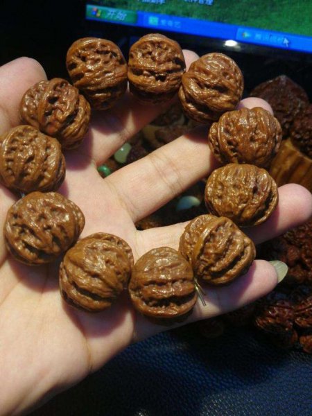 小核桃手串怎么炼成完美包浆