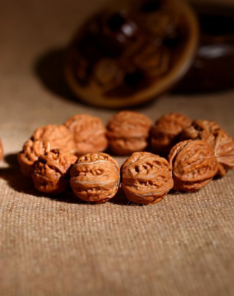 小核桃手串怎么炼成完美包浆