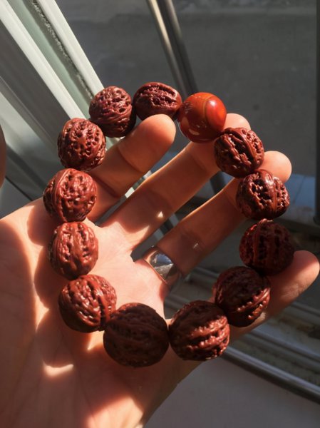 小核桃手串怎么炼成完美包浆