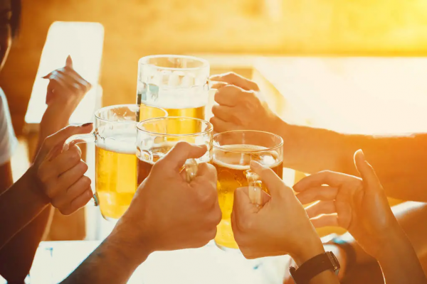 比较嗨的酒桌游戏