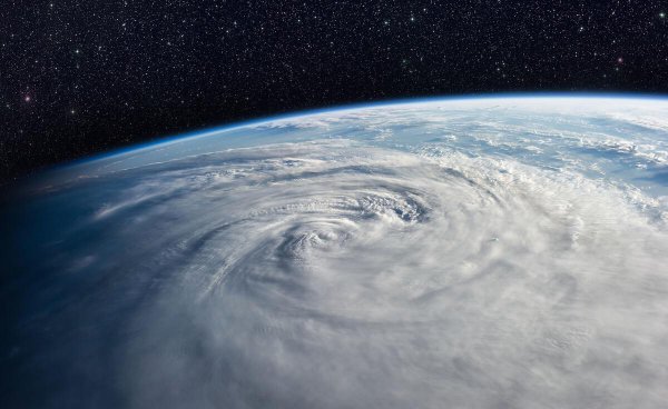 在我国台风根据强度大小划分为