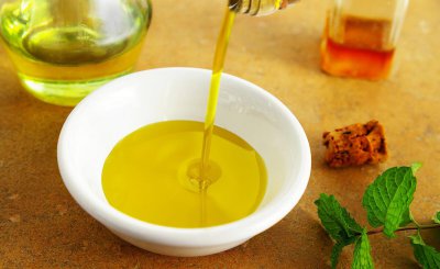 橄榄油和普通油的区别 橄榄油和平常的油有什么不一样吗