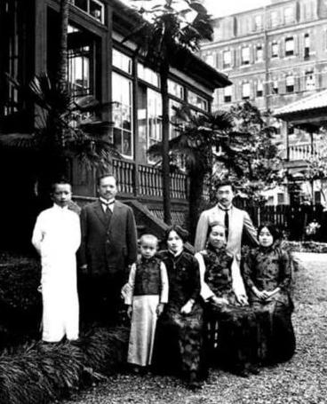 宋霭龄的老公叫什么