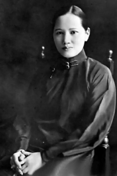 宋庆玲的故事简介