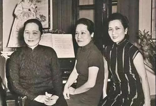 宋庆玲的故事简介