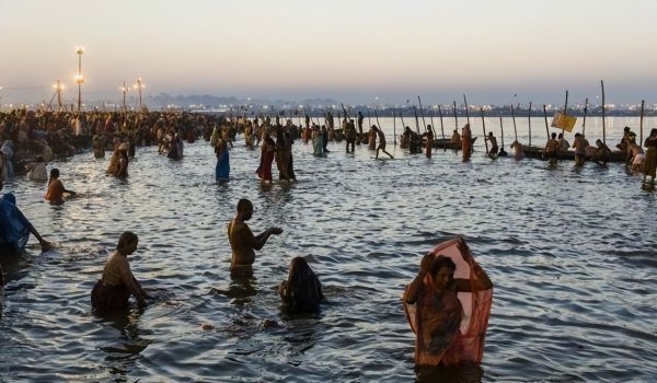 印度恒河浮尸最恐怖图片