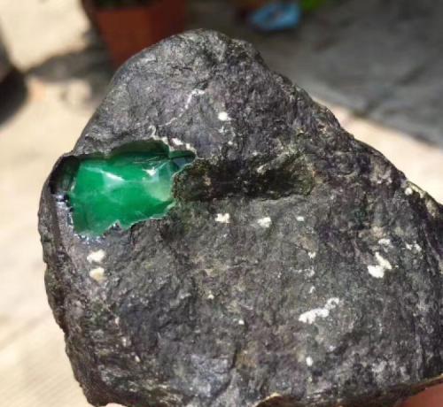 翡翠原石长在哪里