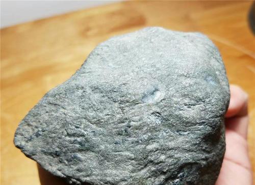 翡翠原石长在哪里