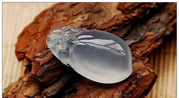 翡翠原石长在哪里