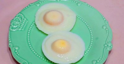 荷包蛋是冷水下锅还是热水下锅 荷包蛋怎么煮不散