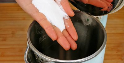 热水壶里的水垢用什么能快速的清洗 用什么清洗水垢最好