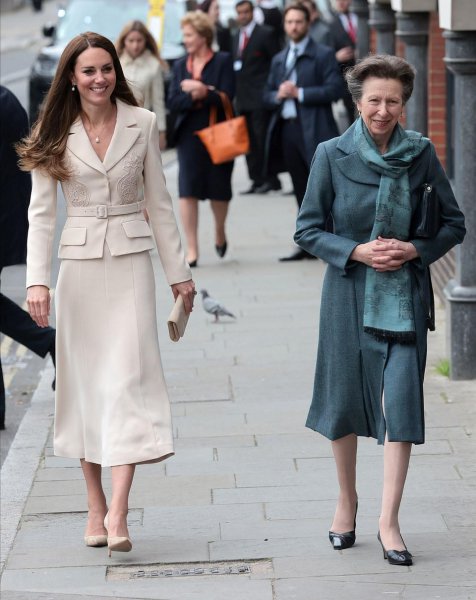 英国女王多少岁了