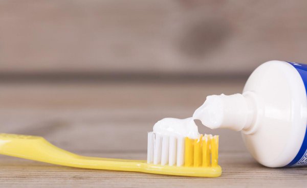 刷鞋子用什么刷的干净