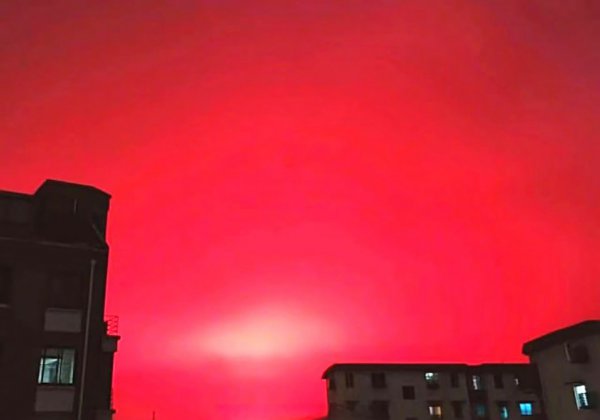 月亮红色的是怎么回事