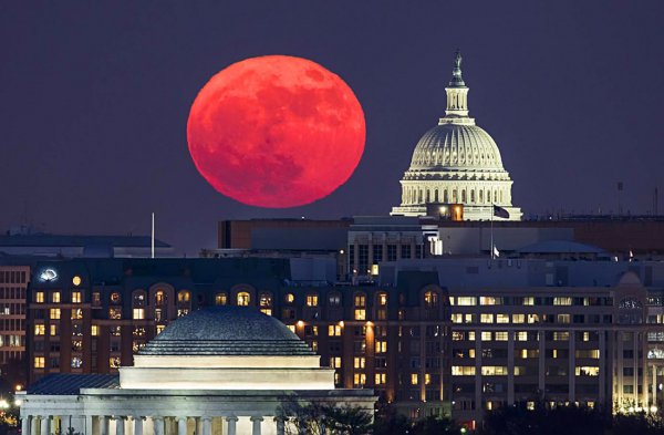 月亮红色的是怎么回事