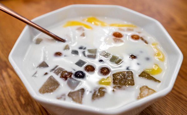 奶茶里椰果是什么做的