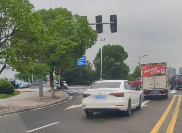 汽车逆行怎么扣分和罚款