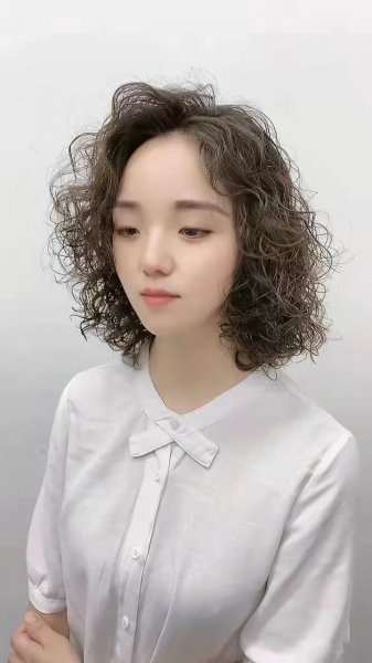 头发少的人适合的发型