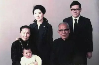 胡兰成的八个女人 胡兰成为什么会被佘爱珍治服了