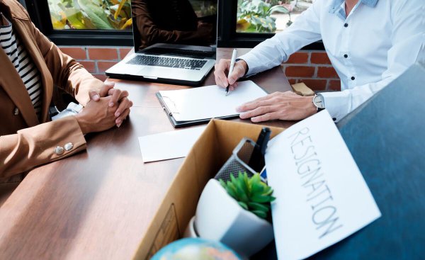 为什么辞职之前别让同事知道