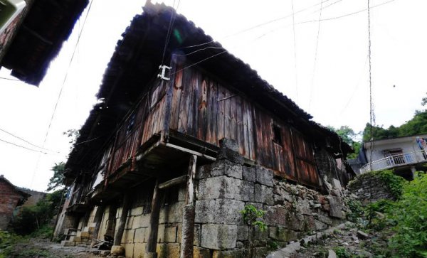 房屋架空是什么意思