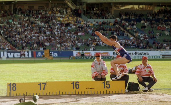 爱德华兹三级跳的故事