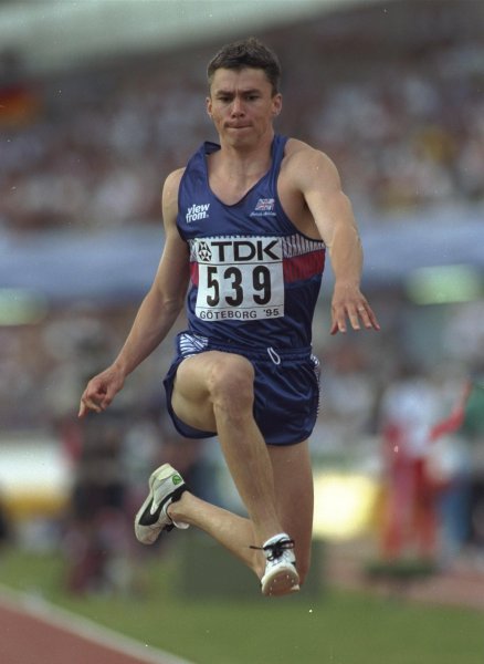 爱德华兹三级跳的故事