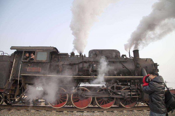 蒸汽机是谁发明的什么时候