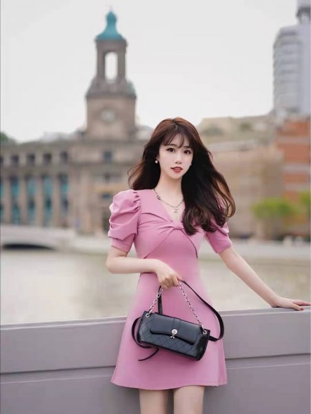 夏天穿什么颜色的衣服最凉快