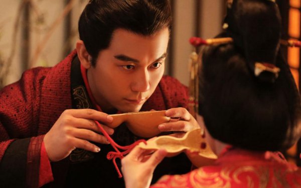 历史上的甄姬是谁的夫人