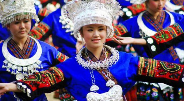 苗族主要分布在哪个省