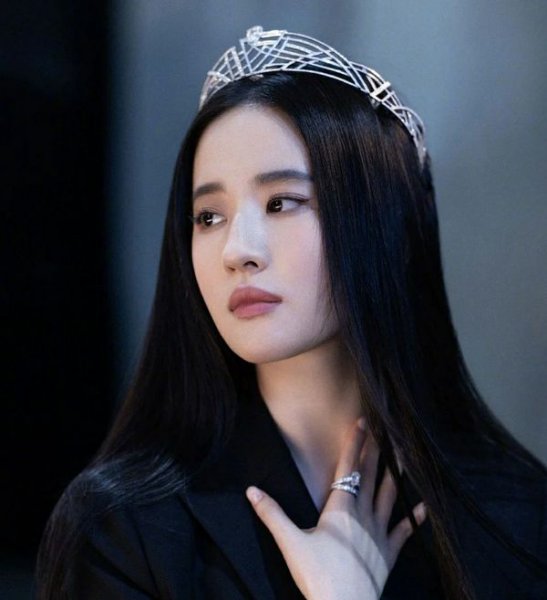 蒜头鼻高鼻梁好看吗