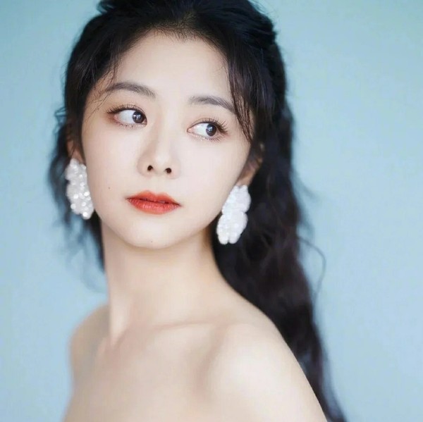 蒜头鼻高鼻梁好看吗