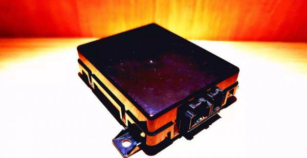 飞机上为什么叫黑匣子