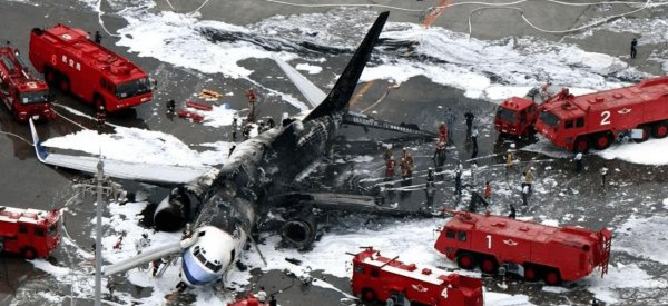 飞机上为什么叫黑匣子