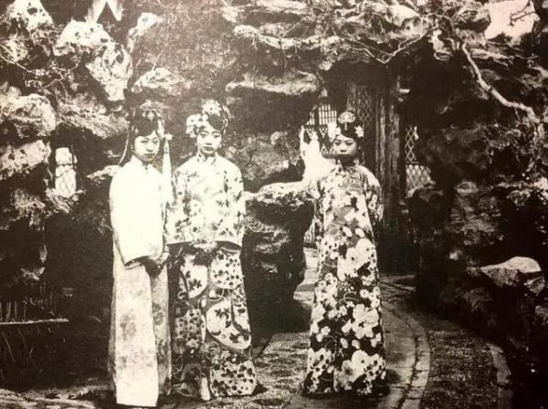 末代皇后婉容和侍卫是真的吗