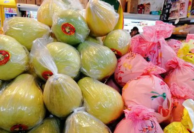 柚子如何选择又嫩又甜 怎么挑选优质的甜柚子水分大甜