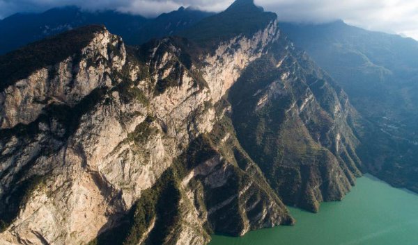 三峡指的是哪三个峡谷