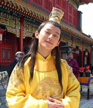 明朝朱厚照是谁的儿子