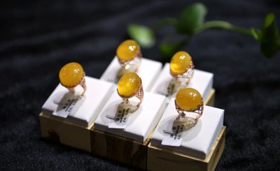 蜜蜡的种类和档次都是什么 最好的蜜蜡是什么品种