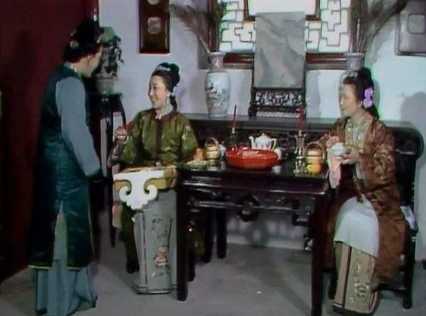 红楼梦送宫花黛玉分析