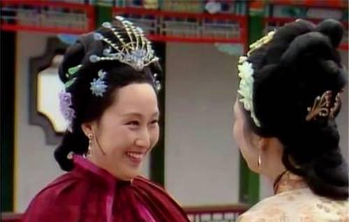 红楼梦送宫花黛玉分析