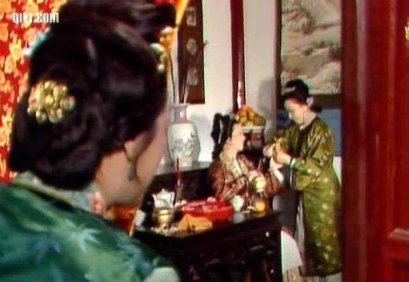 红楼梦送宫花黛玉分析