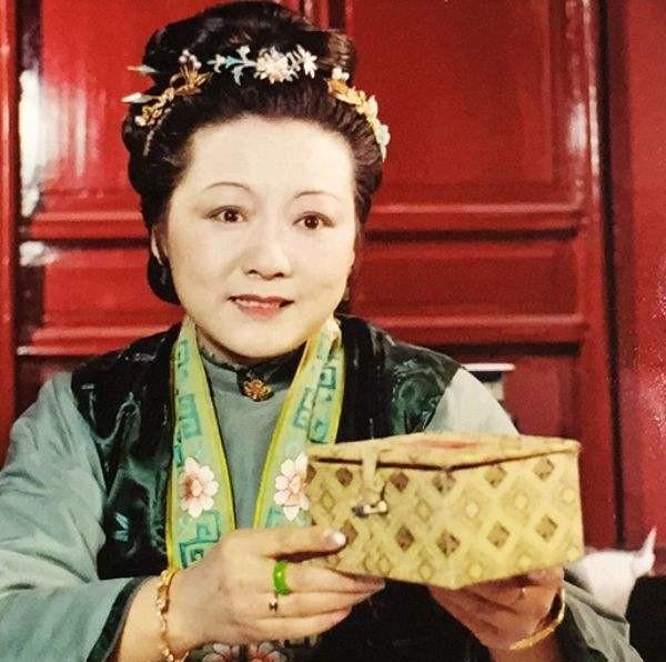 红楼梦送宫花黛玉分析